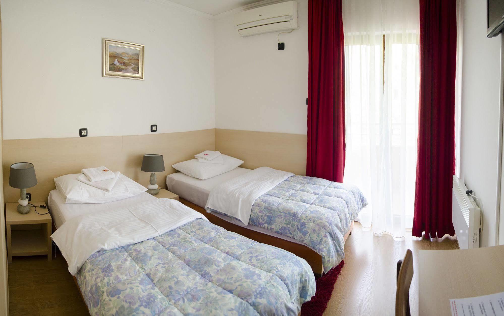 Hotel Viv Trebinje Zewnętrze zdjęcie